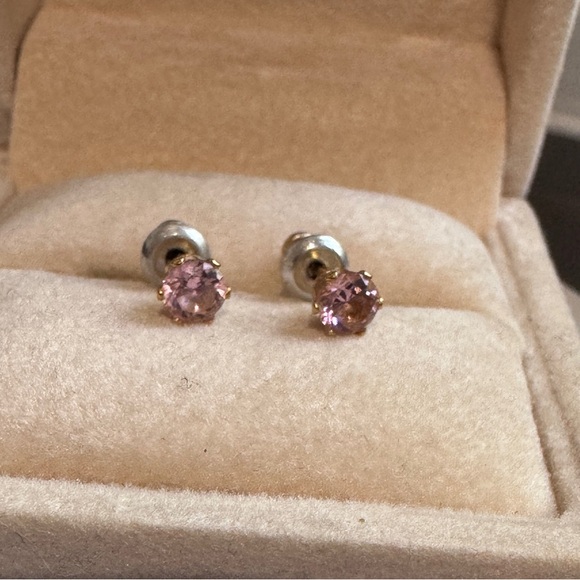 🌸 Elegant Vintage Dainty Pink Crystal Stud Earrings - Picture 16 of 16